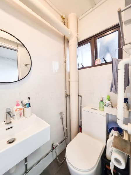 287 Choa Chu Kang Avenue 2, 287 Choa Chu Kang Avenue 2, 4 Bedrooms, 1,571 sqft, HDB Flat For Sale, by Koh Chee Wei (Victor Koh), 500196542 - Bathroom - PropertyGuru.com.sg