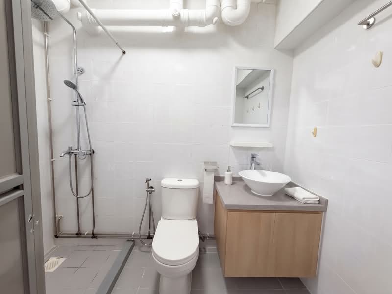 62 Lorong 4 Toa Payoh, 62 Lorong 4 Toa Payoh, 3 Bedrooms, 1,302 sqft, HDB Flat For Sale, by Novell Tan, 500196549 - Bathroom - PropertyGuru.com.sg