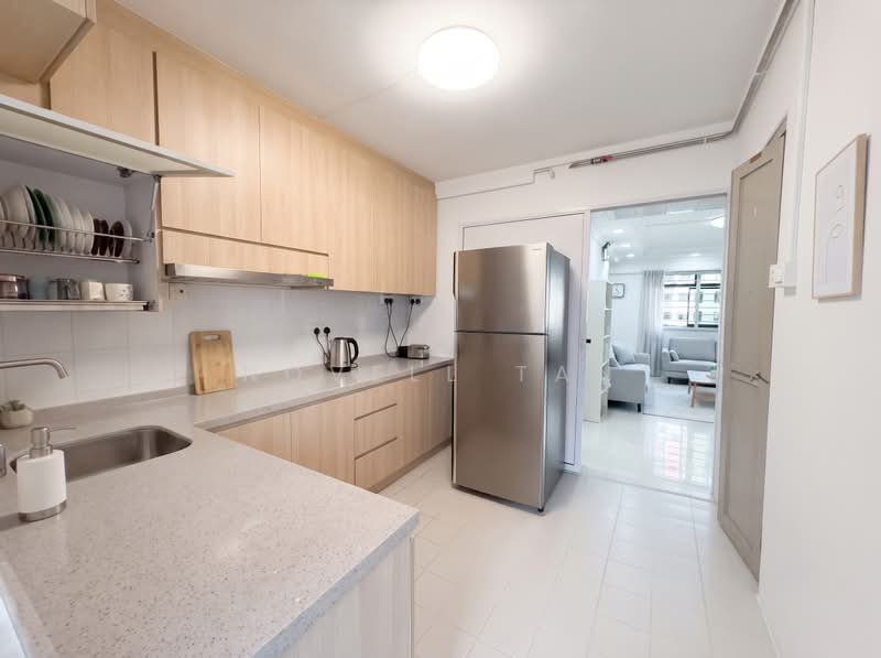 62 Lorong 4 Toa Payoh, 62 Lorong 4 Toa Payoh, 3 Bedrooms, 1,302 sqft, HDB Flat For Sale, by Novell Tan, 500196549 - Kitchen - PropertyGuru.com.sg