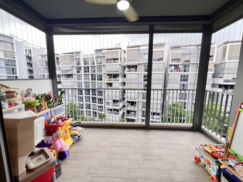 The Visionaire, 194 Canberra Drive, 4 Bedrooms, 1,141 sqft, Executive Condominium For Sale, by Vincent Poon, 500196550 - Balcony - PropertyGuru.com.sg