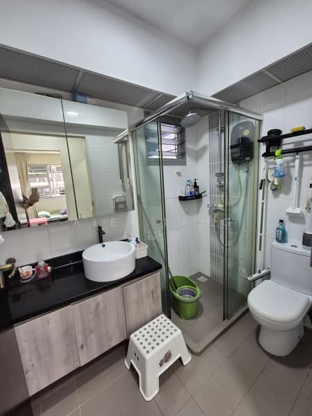 783A Woodlands Rise, 783A Woodlands Rise, 3 Bedrooms, 1,001 sqft, HDB Flat For Sale, by Alex Tang 陳拁燐, 500196558 - Bathroom - PropertyGuru.com.sg