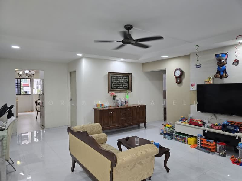 252 Bangkit Road, 252 Bangkit Road, 3 Bedrooms, 1,120 sqft, HDB Flat For Sale, by Norjahan Majeed, 500196559 - Living Room - PropertyGuru.com.sg