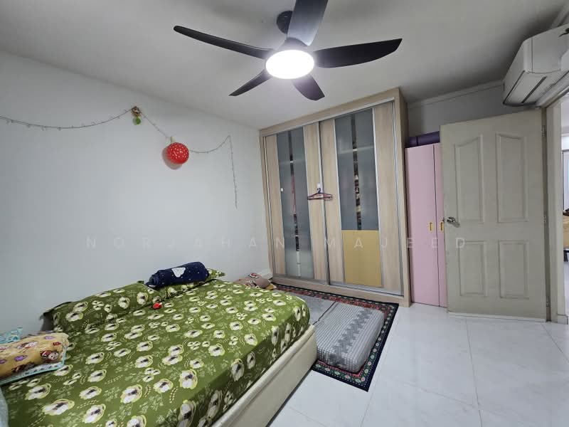 252 Bangkit Road, 252 Bangkit Road, 3 Bedrooms, 1,120 sqft, HDB Flat For Sale, by Norjahan Majeed, 500196559 - Bedroom - PropertyGuru.com.sg