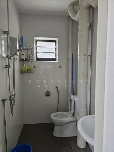 252 Bangkit Road, 252 Bangkit Road, 3 Bedrooms, 1,120 sqft, HDB Flat For Sale, by Norjahan Majeed, 500196559 - Bathroom - PropertyGuru.com.sg