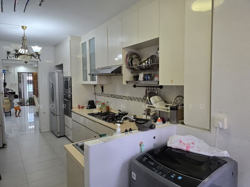 252 Bangkit Road, 252 Bangkit Road, 3 Bedrooms, 1,120 sqft, HDB Flat For Sale, by Norjahan Majeed, 500196559 - Kitchen - PropertyGuru.com.sg