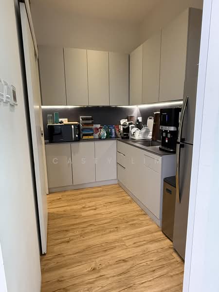 The Central, 6 Eu Tong Sen Street, 1,453 sqft, Office For Rent, by Casey Lim, 500196623 - Kitchen - CommercialGuru.com.sg