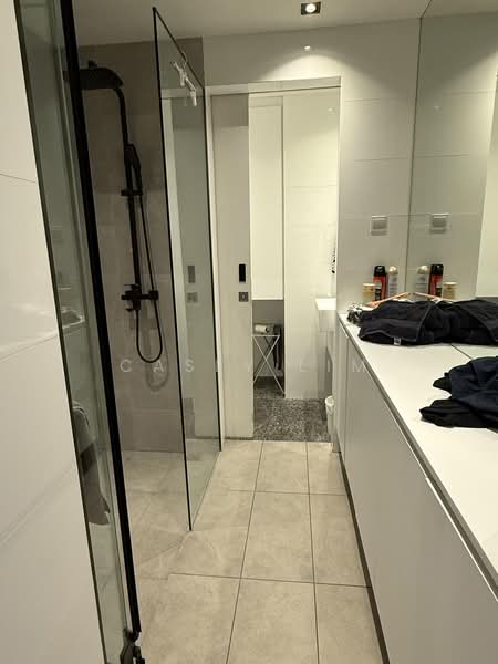 The Central, 6 Eu Tong Sen Street, 1,453 sqft, Office For Rent, by Casey Lim, 500196623 - Bathroom - CommercialGuru.com.sg