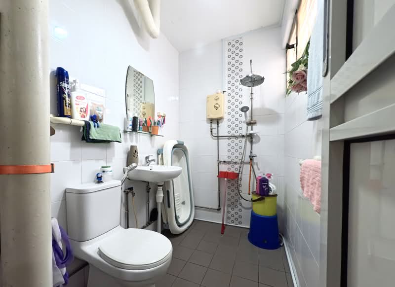 171 Yishun Avenue 7, 171 Yishun Avenue 7, 3 Bedrooms, 1,109 sqft, HDB Flat For Sale, by Emmy Wan, 500196624 - Bathroom - PropertyGuru.com.sg