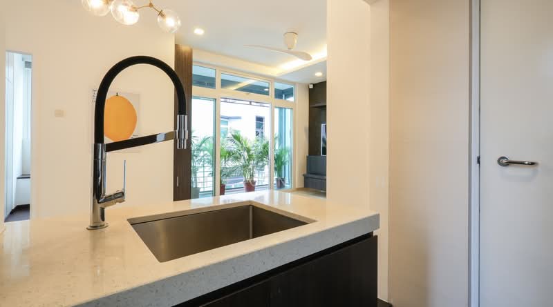 Coastarina, 510 East Coast Road, 4 Bedrooms, 1,389 sqft, Condominium For Sale, by Simeon Tan, 500196628 - Kitchen - PropertyGuru.com.sg