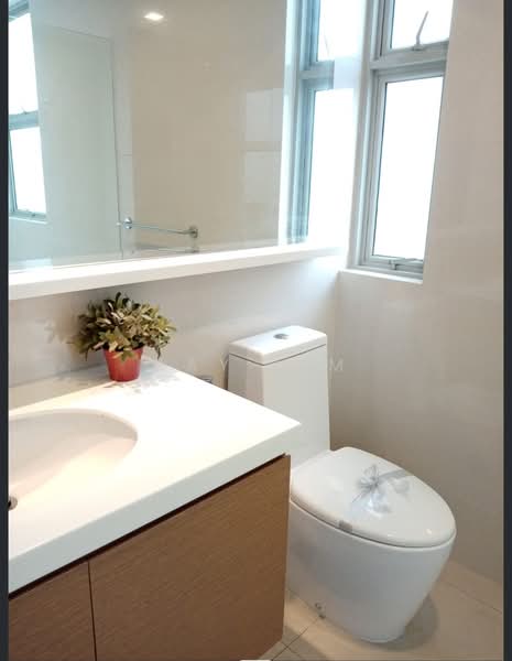 Nassim Regency, 37 Nassim Road, 3 Bedrooms, 2,055 sqft, Apartment For Rent, by Ray Lim, 500196632 - Bathroom - PropertyGuru.com.sg