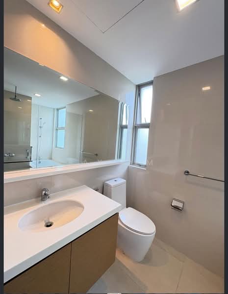 Nassim Regency, 37 Nassim Road, 3 Bedrooms, 2,055 sqft, Apartment For Rent, by Ray Lim, 500196632 - Bathroom - PropertyGuru.com.sg