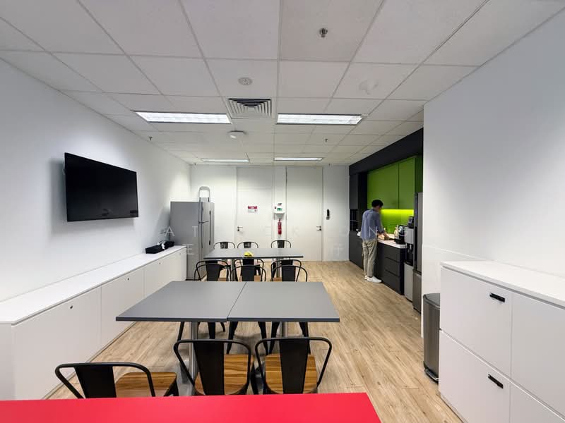 Suntec City Tower, 6 Temasek Boulevard, 3,552 sqft, Office For Rent, by Patrick Ong 王鹏若(安仔), 500196636 - Kitchen - CommercialGuru.com.sg