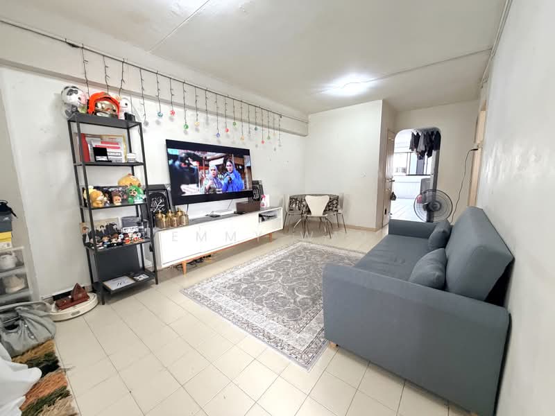 283 Yishun Avenue 6, 283 Yishun Avenue 6, 2 Bedrooms, 797 sqft, HDB Flat For Sale, by Emmy Wan, 500196653 - Living Room - PropertyGuru.com.sg