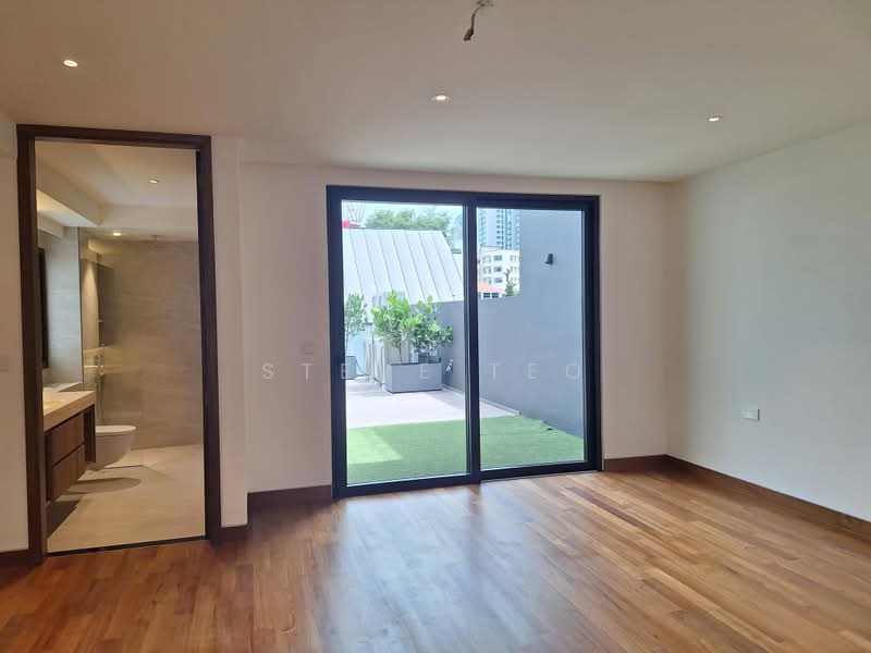 Dyson Road Chancery Lane, , 5 Bedrooms, 8,277 sqft, Semi-Detached House For Sale, by Steve Teo, 500196658 - Bathroom - PropertyGuru.com.sg