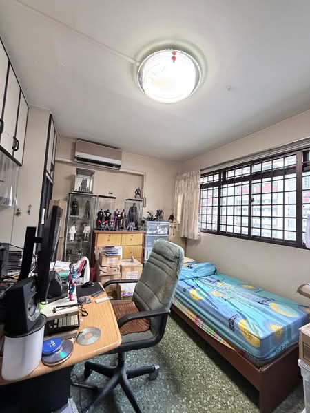 12 North Bridge Road, 12 North Bridge Road, 3 Bedrooms, 1,227 sqft, HDB Flat For Sale, by Dave Lim, 500196670 - Bedroom - PropertyGuru.com.sg