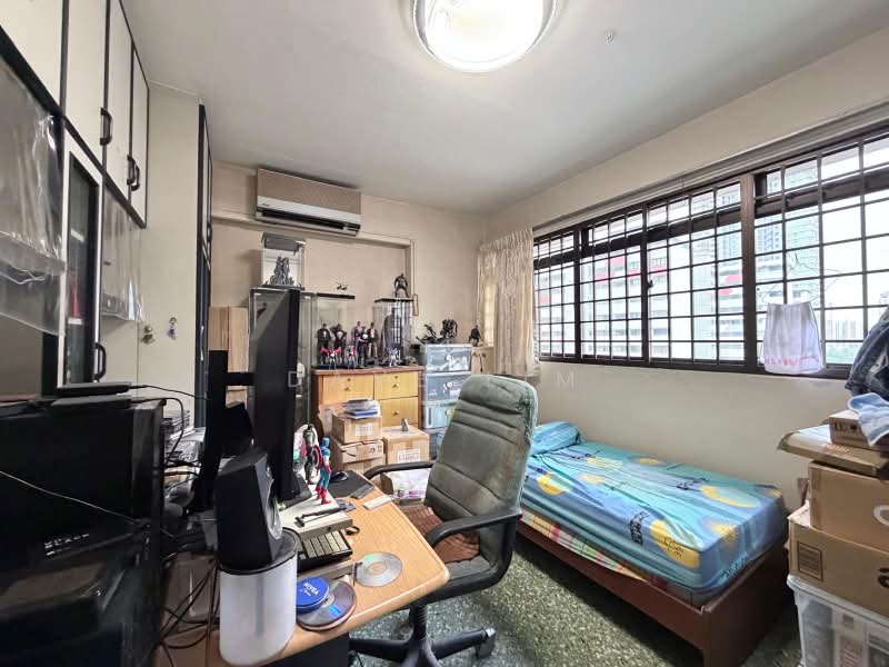 12 North Bridge Road, 12 North Bridge Road, 3 Bedrooms, 1,227 sqft, HDB Flat For Sale, by Dave Lim, 500196670 - Bedroom - PropertyGuru.com.sg