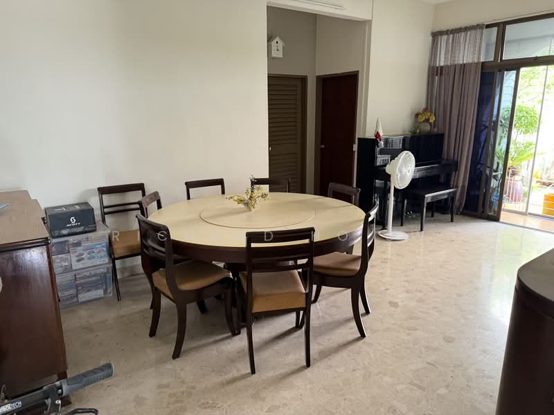 Huge land near Lucky Heights, Sennett Road, 4 Bedrooms, 2,500 sqft, Semi-Detached House For Sale, by Richard Ho SW, 500196690 - Dining Room - PropertyGuru.com.sg