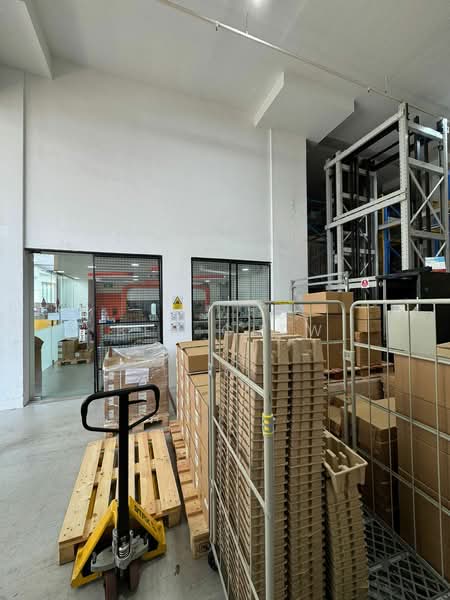 Tradehub 21, 26 Boon Lay Way, 3,853 sqft, Light Industrial (B1) For Sale, by Ben Chew, 500196699 - Interior - CommercialGuru.com.sg