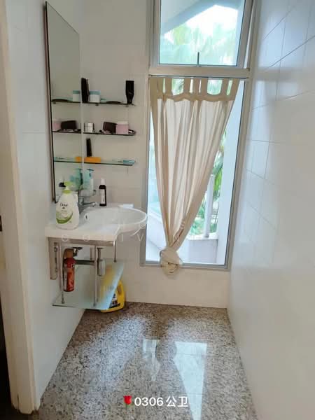 Kerrisdale, 30 Sturdee Road, Room Rental, 100 sqft, Condominium For Rent, by Fennie, 500196707 - Bathroom - PropertyGuru.com.sg