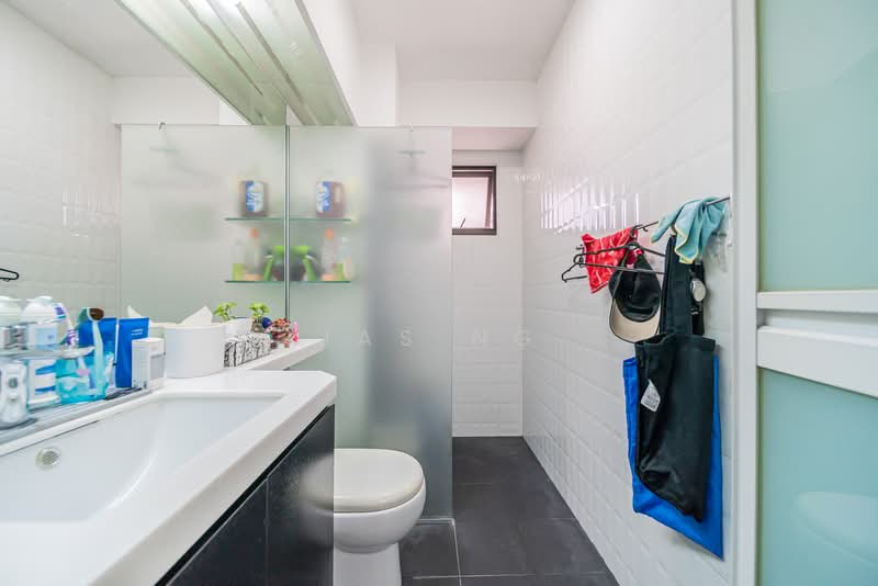 403C Fernvale Lane, 403C Fernvale Lane, 3 Bedrooms, 1,205 sqft, HDB Flat For Sale, by Jas Ng, 500196714 - Bathroom - PropertyGuru.com.sg