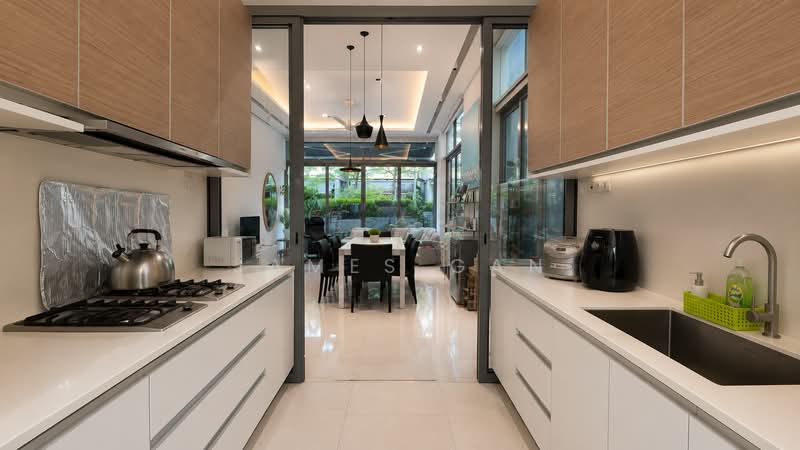 Seven Crescent, Crescent Road, 4 Bedrooms, 4,639 sqft, Cluster House For Sale, by James Gan, 500196732 - Kitchen - PropertyGuru.com.sg