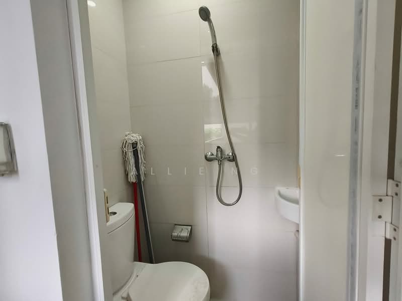 Jewel @ Buangkok, 87 Compassvale Bow, Room Rental, 90 sqft, Condominium For Rent, by Allie Ng, 500196733 - Bathroom - PropertyGuru.com.sg
