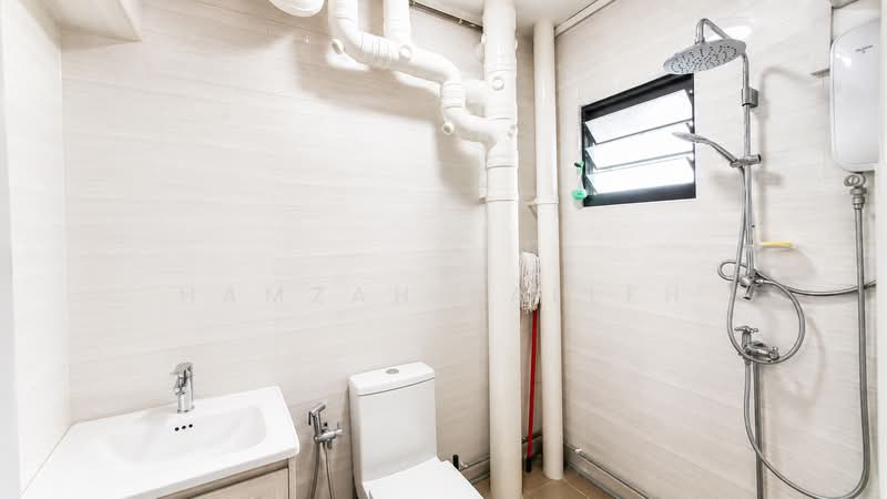 667B Jurong West Street 65, 667B Jurong West Street 65, 3 Bedrooms, 980 sqft, HDB Flat For Sale, by Hamzah Salleh, 500196740 - Bathroom - PropertyGuru.com.sg