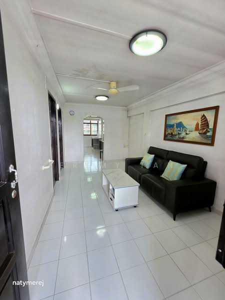 119 Lorong 1 Toa Payoh, 119 Lorong 1 Toa Payoh, 3 Bedrooms, 699 sqft, HDB Flat For Sale, by Jeremy Tan, 500196745 - Living Room - PropertyGuru.com.sg