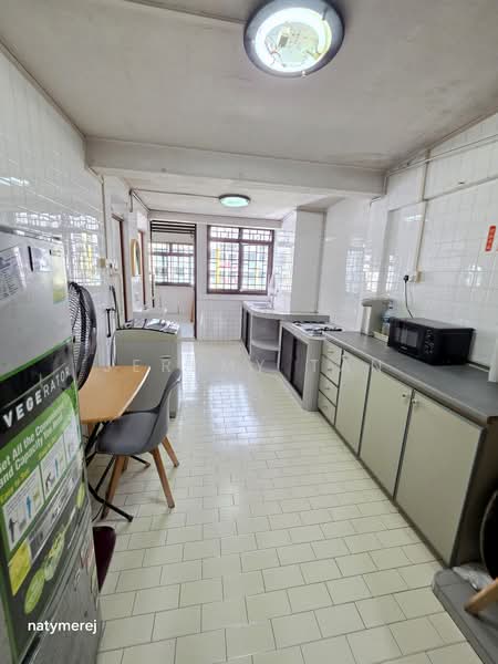 119 Lorong 1 Toa Payoh, 119 Lorong 1 Toa Payoh, 3 Bedrooms, 699 sqft, HDB Flat For Sale, by Jeremy Tan, 500196745 - Kitchen - PropertyGuru.com.sg