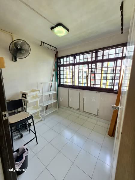 119 Lorong 1 Toa Payoh, 119 Lorong 1 Toa Payoh, 3 Bedrooms, 699 sqft, HDB Flat For Sale, by Jeremy Tan, 500196745 - Utility room - PropertyGuru.com.sg