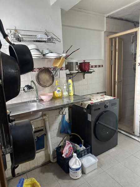 3 Upper Aljunied Lane, 3 Upper Aljunied Lane, 2 Bedrooms, 614 sqft, HDB Flat For Rent, by Wendy Tang, 500196754 - Kitchen - PropertyGuru.com.sg