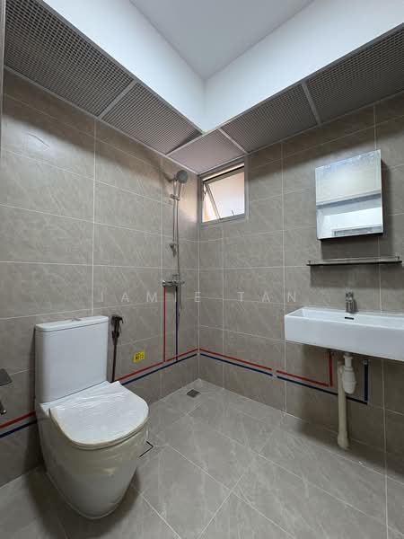 220A Tengah Garden Walk, 220A Tengah Garden Walk, Room Rental, 140 sqft, HDB Flat For Rent, by Jamie Tan, 500196762 - Common Bathroom - PropertyGuru.com.sg