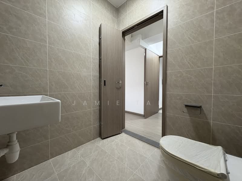 220A Tengah Garden Walk, 220A Tengah Garden Walk, Room Rental, 140 sqft, HDB Flat For Rent, by Jamie Tan, 500196762 - Common Bathroom - PropertyGuru.com.sg