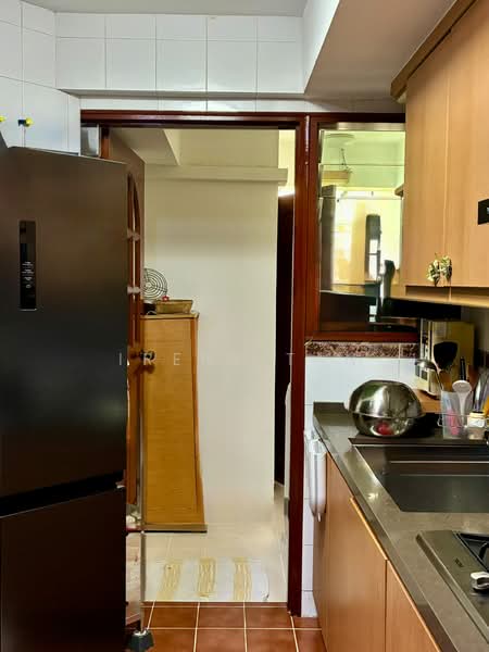 Melville Park, 12 Simei Street 1, 3 Bedrooms, 1,475 sqft, Apartment For Sale, by Irene Tan, 500196763 - Kitchen towards Backyard - PropertyGuru.com.sg