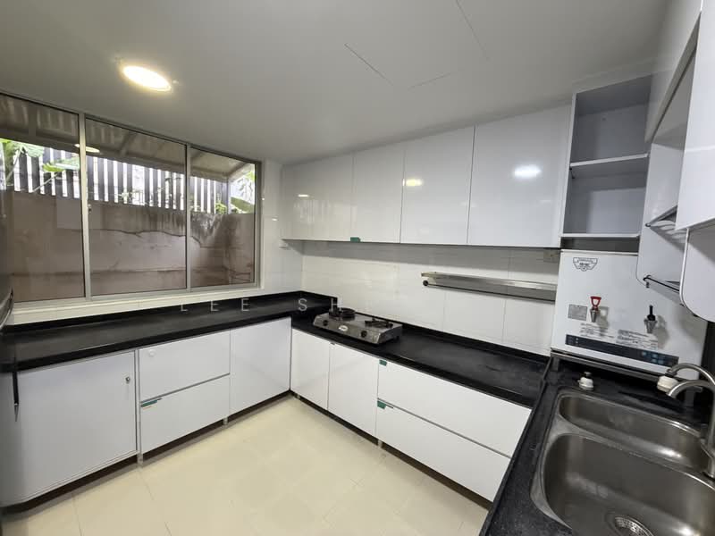 Green Hill Estate, 1 Jalan Emas Urai, 5 Bedrooms, 2,500 sqft, Corner Terrace For Rent, by Lee Sherman, 500196771 - Kitchen - PropertyGuru.com.sg