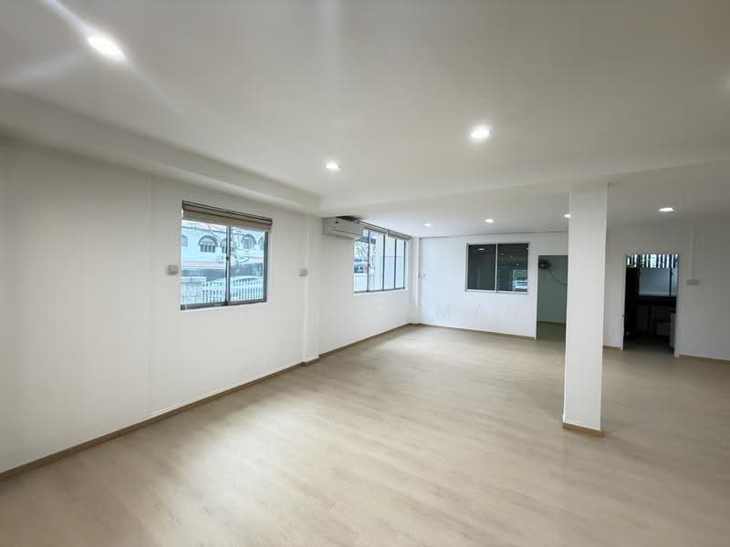 Green Hill Estate, 1 Chestnut Crescent, Dairy Farm / Bukit Panjang / Choa Chu Kang, 5 Bedrooms, 2,500 sqft, Corner Terrace For Rent, by Lee Sherman, 500196771 - Interior - PropertyGuru.com.sg