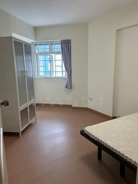 390 Bukit Batok West Avenue 5, 390 Bukit Batok West Avenue 5, Room Rental, 180 sqft, HDB Flat For Rent, by Simon Goh Boon Kiat, 500196773 - Bedroom - PropertyGuru.com.sg