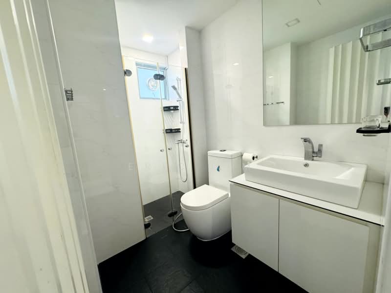 The Makena, 125 Meyer Road, 3 Bedrooms, 1,152 sqft, Condominium For Sale, by Eric Lim, 500196780 - Bathroom - PropertyGuru.com.sg