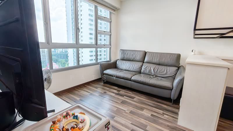 130B Lorong 1 Toa Payoh, 130B Lorong 1 Toa Payoh, 2 Bedrooms, 731 sqft, HDB Flat For Sale, by Patsy Lim, 500196791 - Living Room - PropertyGuru.com.sg