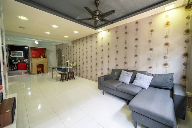 752 Woodlands Circle, 752 Woodlands Circle, 3 Bedrooms, 1,087 sqft, HDB Flat For Sale, by CLARENCE LIANG, 500196793 - Living Room - PropertyGuru.com.sg