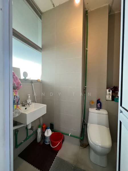 Northstar @ Amk, 7030 Ang Mo Kio Avenue 5, 450 sqft, Light Industrial (B1) For Rent, by Andy Tan, 500196803 - Bathroom - CommercialGuru.com.sg