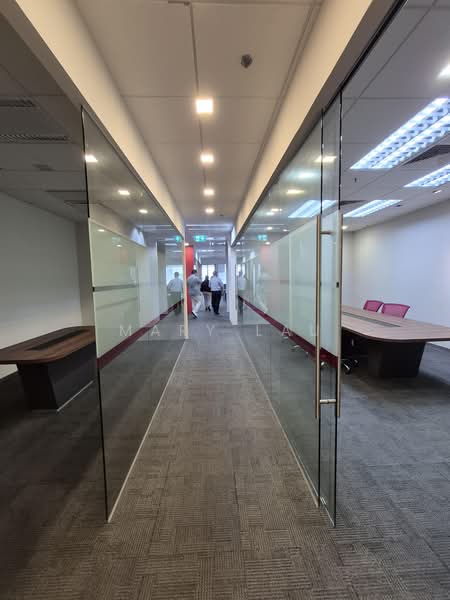 One Raffles Place, 1 Raffles Place, 1,798 sqft, Office For Rent, by Mary Lau, 500196805 - Corridor - CommercialGuru.com.sg