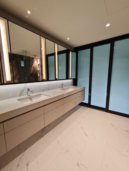 Villas @ Greenbank Park, 54 Greenbank Park, 7 Bedrooms, 4,843 sqft, Bungalow House For Sale, by Benjamin Chong, 500196824 - Bathroom - PropertyGuru.com.sg