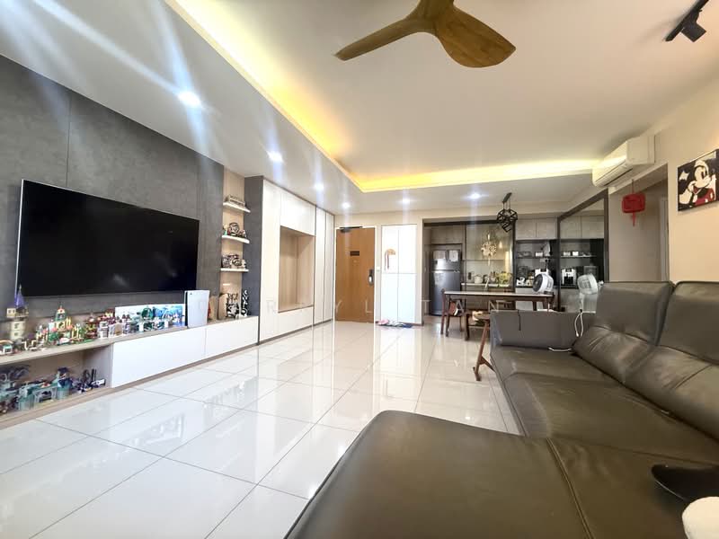 308A Punggol Walk, 308A Punggol Walk, 3 Bedrooms, 1,205 sqft, HDB Flat For Sale, by Darryl Tan, 500196829 - Living Room - PropertyGuru.com.sg