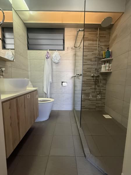 308A Punggol Walk, 308A Punggol Walk, 3 Bedrooms, 1,205 sqft, HDB Flat For Sale, by Darryl Tan, 500196829 - Bathroom - PropertyGuru.com.sg