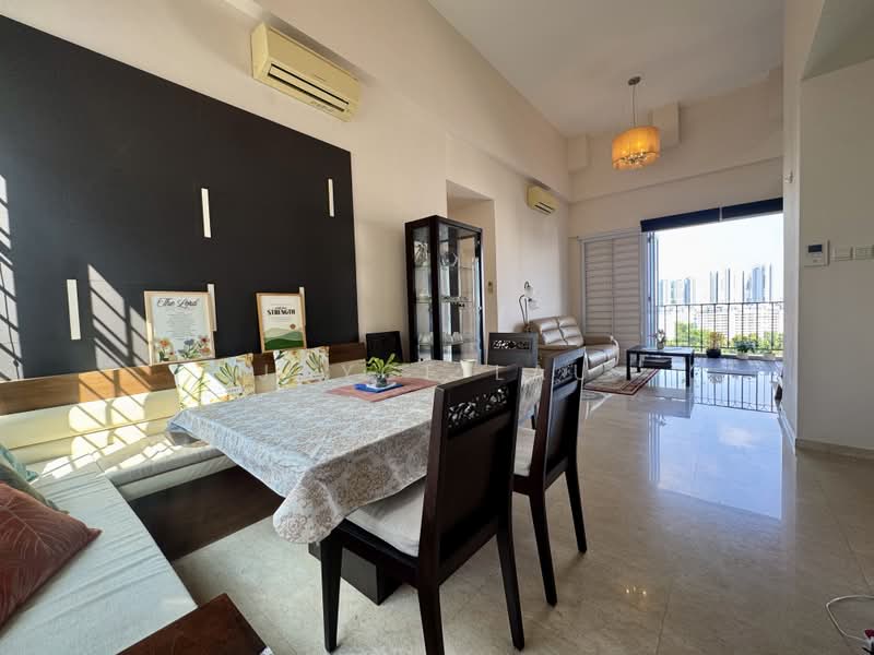 Cavendish Park, 16 Pine Grove, 2 Bedrooms, 1,141 sqft, Condominium For Sale, by Joyce Lau, 500196833 - Living Room - PropertyGuru.com.sg