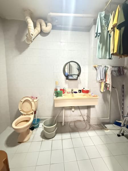 514 Woodlands Drive 14, 514 Woodlands Drive 14, 3 Bedrooms, 1,130 sqft, HDB Flat For Sale, by Beverly Lee, 500196847 - Bathroom - PropertyGuru.com.sg