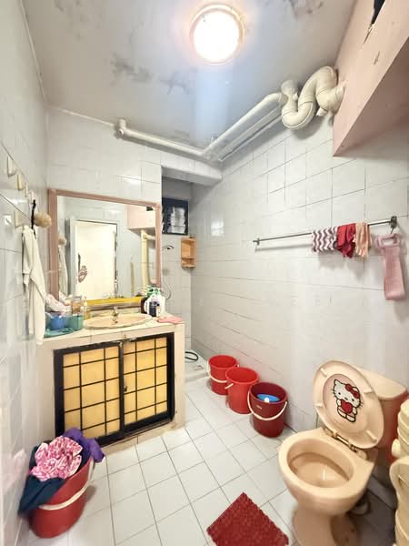 514 Woodlands Drive 14, 514 Woodlands Drive 14, 3 Bedrooms, 1,130 sqft, HDB Flat For Sale, by Beverly Lee, 500196847 - Bathroom - PropertyGuru.com.sg