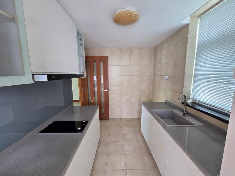 Summerhill, 52 Hume Avenue, 3 Bedrooms, 1,001 sqft, Condominium For Rent, by Ivy Yeo, 500196851 - Kitchen - PropertyGuru.com.sg