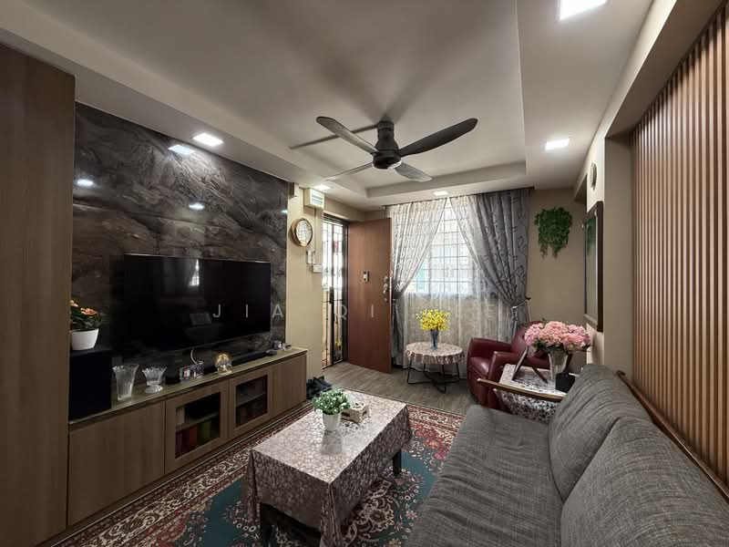 130 Marsiling Rise, 130 Marsiling Rise, 2 Bedrooms, 742 sqft, HDB Flat For Sale, by Jia Qi Lee, 500196858 - Living Room - PropertyGuru.com.sg